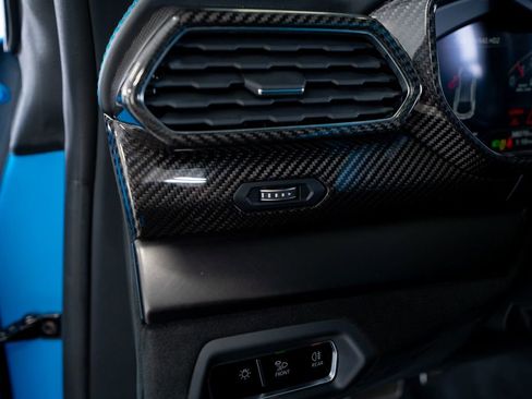 Used 2023 Lamborghini Urus Performante image 32