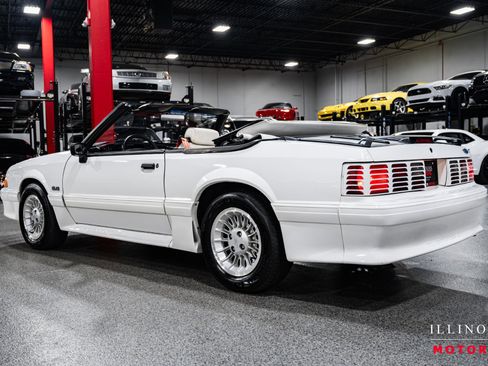 Used 1990 Ford Mustang GT image 3