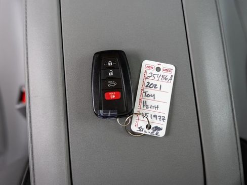 Used 2021 Toyota Highlander Platinum image 31