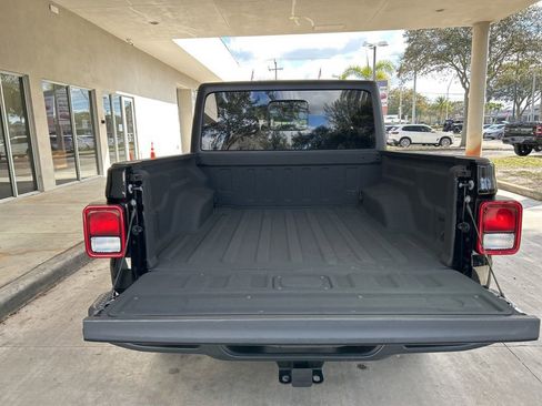 Used 2023 Jeep Gladiator Sport image 34
