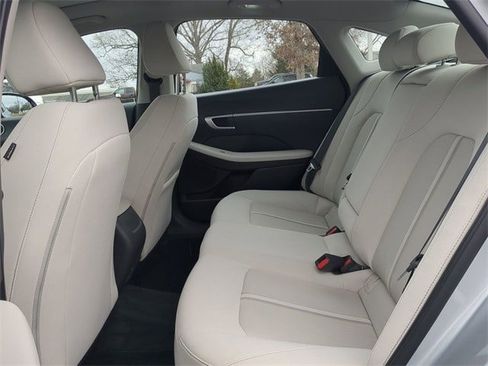 Certified 2024 Hyundai Sonata SEL w/ Convenience Package image 12