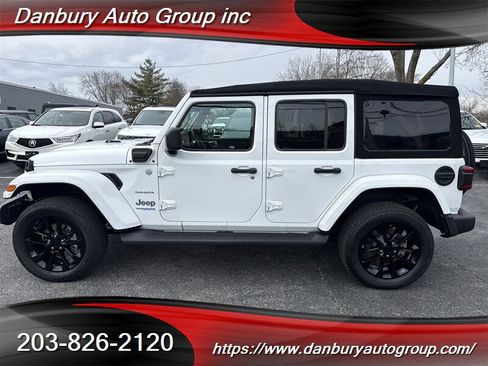 Used 2022 Jeep Wrangler Unlimited Sahara w/ Cold Weather Group AWD/4WD image 3
