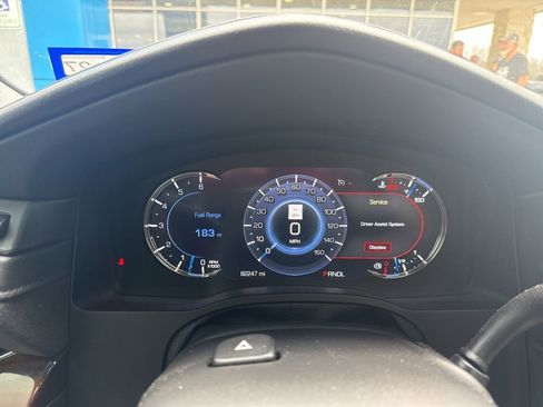 Used 2020 Cadillac Escalade ESV Premium Luxury image 9