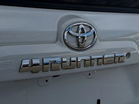 Used 2019 Toyota 4Runner SR5 Premium image 25