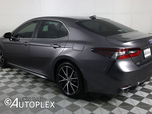 Used 2023 Toyota Camry SE FWD image 7