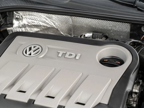 Used 2013 Volkswagen Passat TDI SE FWD image 26