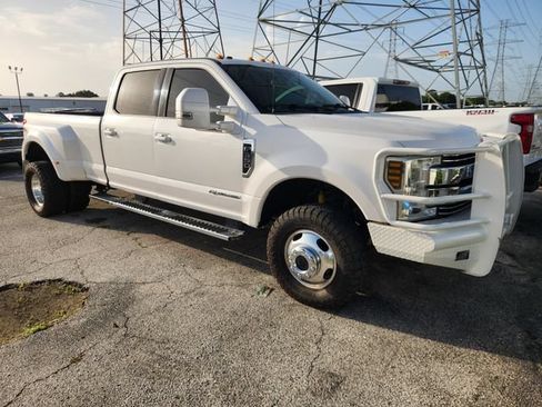 Used 2018 Ford F350 Lariat w/ Lariat Value Package AWD/4WD image 1