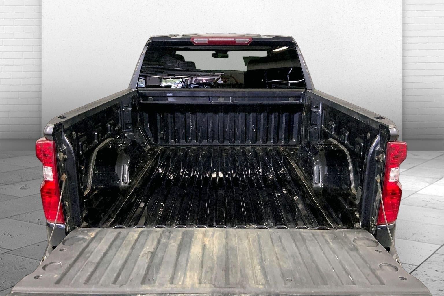 Used 2024 Chevrolet Silverado 1500 LT AWD/4WD image 4