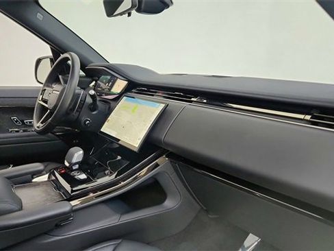 Used 2025 Land Rover Range Rover Sport Dynamic SE image 20