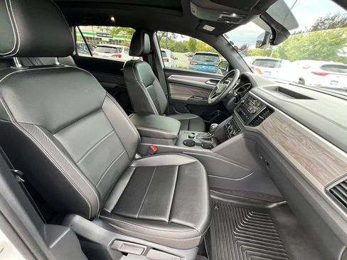 Used 2021 Volkswagen Atlas Cross Sport SE w/ Panoramic Sunroof Package AWD/4WD image 30