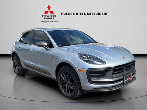 Used 2023 Porsche Macan Turbo AWD/4WD image 3