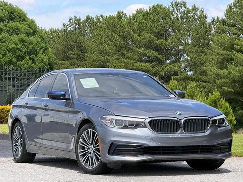 Used 2019 BMW 530i xDrive w/ Convenience Package AWD/4WD image 4