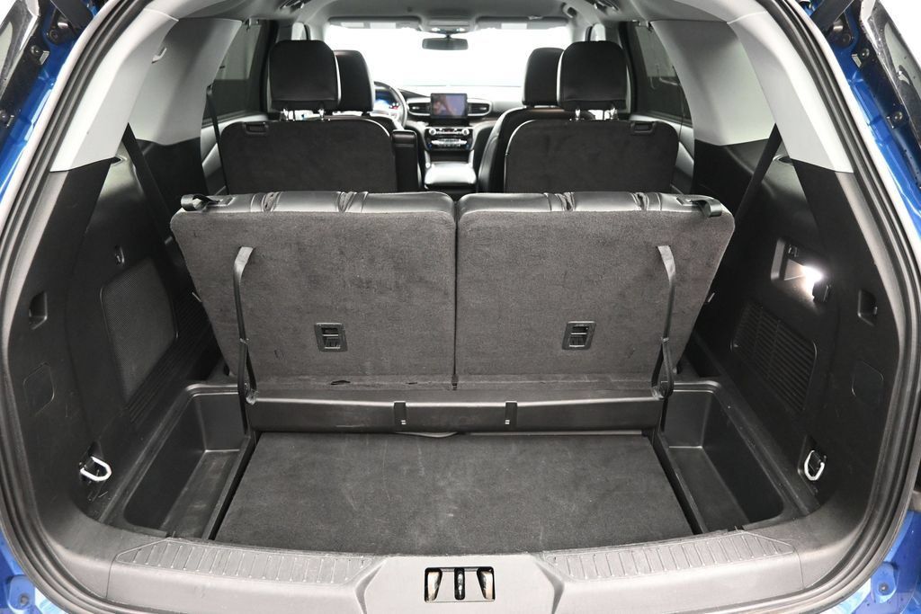Used 2023 Ford Explorer Limited AWD/4WD image 18