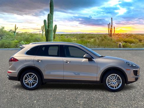 Used 2016 Porsche Cayenne image 6