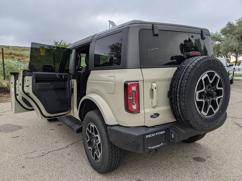 New 2025 Ford Bronco Outer Banks image 9