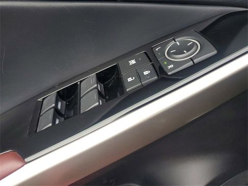 Used 2019 Lexus IS 300 image 21