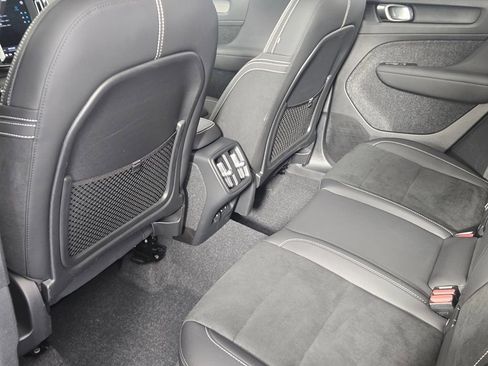 Certified 2023 Volvo XC40 B5 Ultimate w/ Climate Package image 11