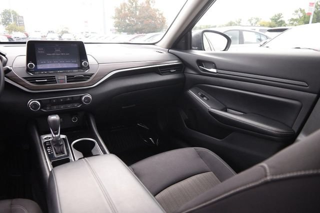 Certified 2024 Nissan Altima 2.5 SV FWD image 25