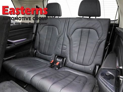 Used 2022 BMW X7 xDrive40i w/ Premium Package image 32