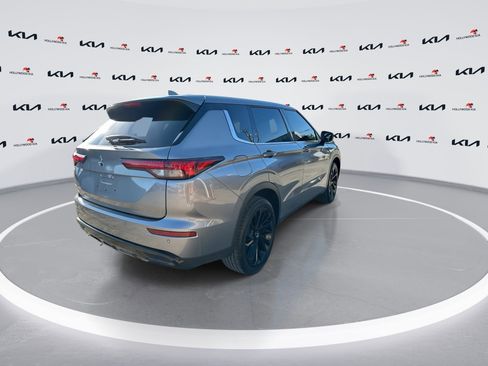 Used 2022 Mitsubishi Outlander SE FWD image 8