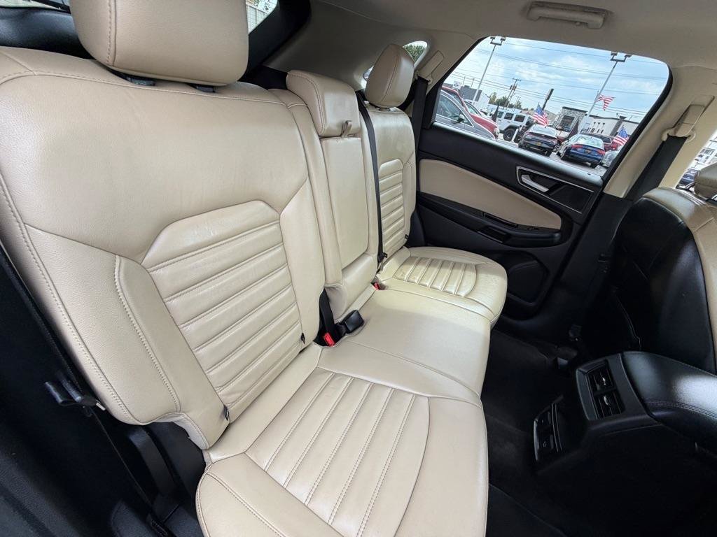 Used 2015 Ford Edge SEL w/ Equipment Group 201A AWD/4WD image 17