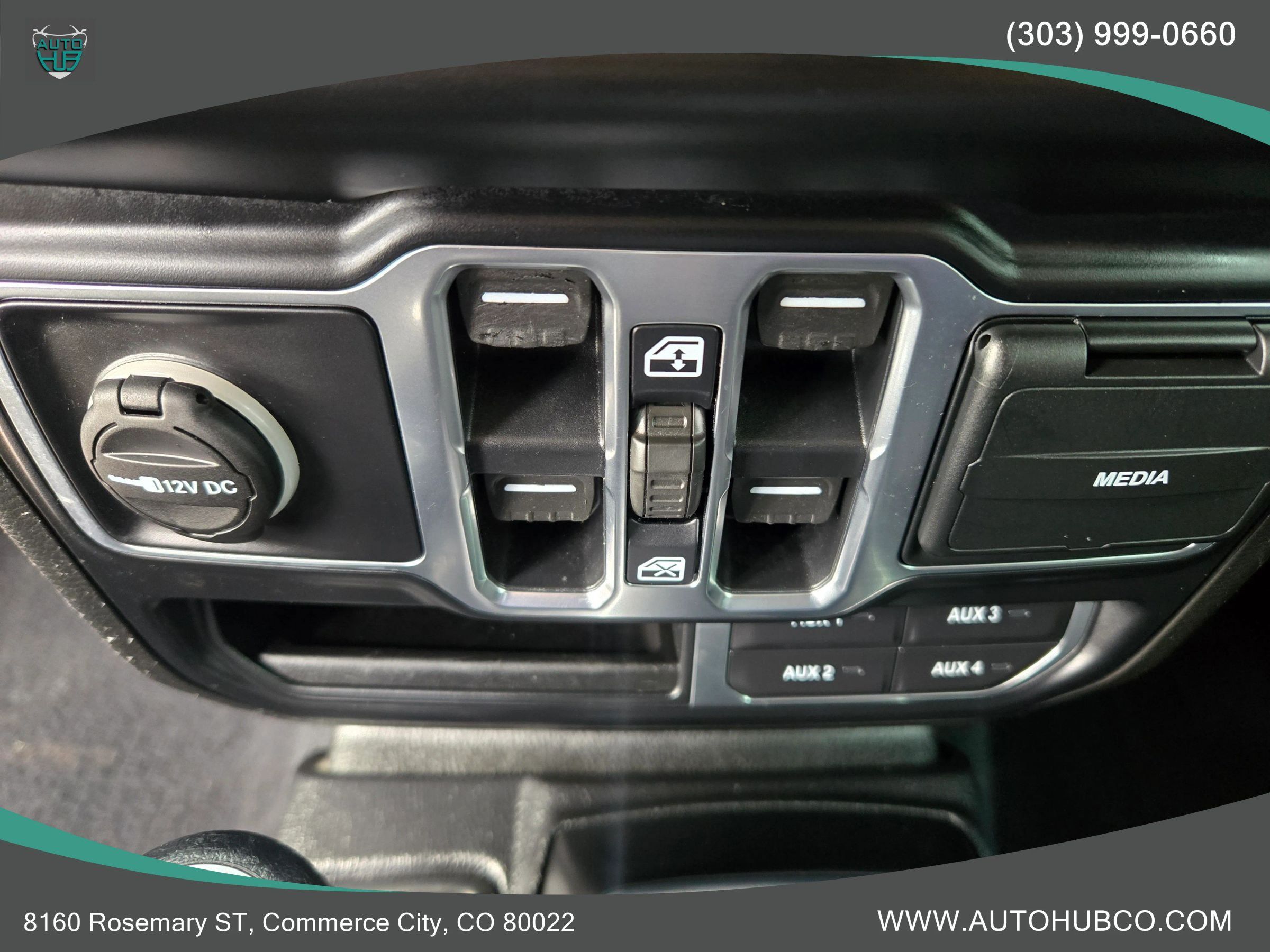 Used 2020 Jeep Wrangler Unlimited Sahara w/ Cold Weather Group AWD/4WD image 16