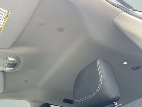 Used 2022 Chrysler Voyager LX FWD image 35
