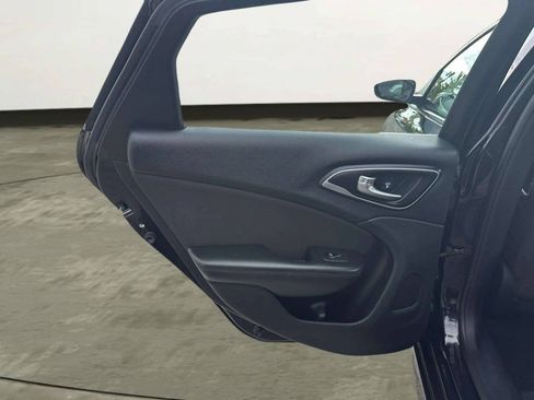 Used 2015 Chrysler 200 Limited w/ Convenience Group FWD image 31