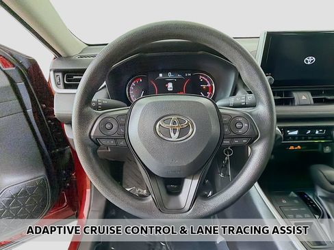 Used 2025 Toyota RAV4 LE AWD/4WD image 3