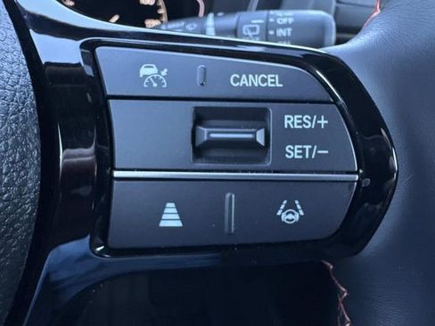 Used 2025 Honda Pilot TrailSport image 22