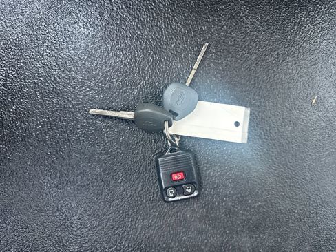 Used 2024 Ford E-450 and Econoline 450 Super Duty w/ Power Windows & Locks Group image 25