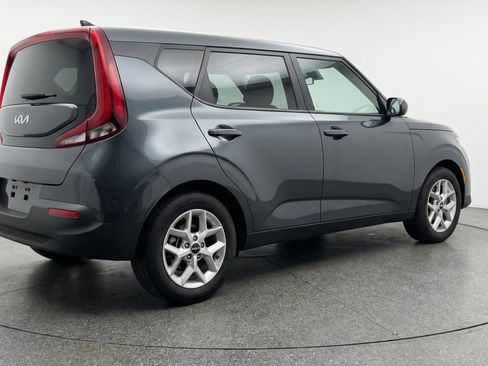 Used 2025 Kia Soul LX w/ LX Technology Package FWD image 9