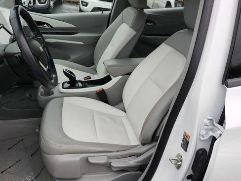 Used 2018 Chevrolet Bolt Premier w/ Driver Confidence II Package image 23