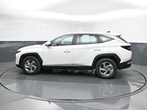 Used 2024 Hyundai Tucson SE image 3