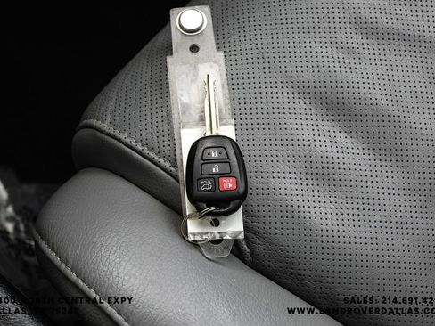 Used 2019 Toyota Sequoia Platinum AWD/4WD image 69