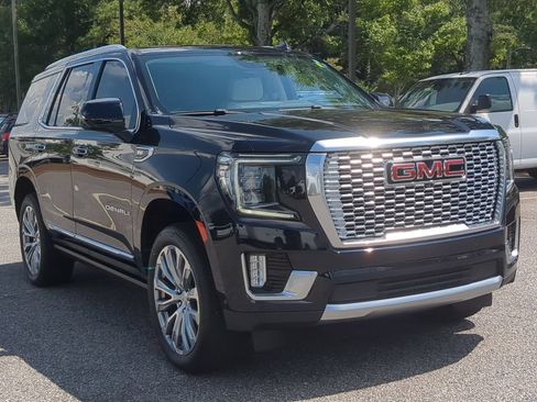 Used 2023 GMC Yukon Denali w/ Denali Reserve Package AWD/4WD image 2