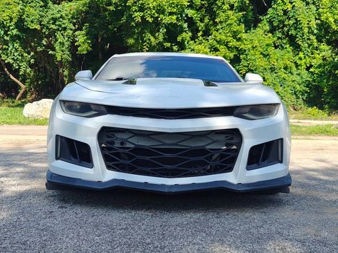 Used 2016 Chevrolet Camaro SS RWD image 10