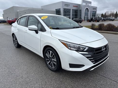 Used 2025 Nissan Versa SV FWD image 3