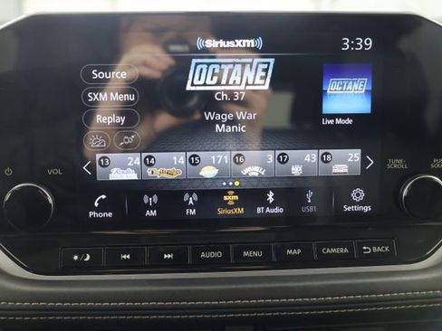 Used 2022 Nissan Rogue Platinum w/ Head-Up Display Package image 14