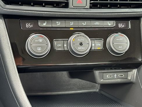 Used 2022 Volkswagen Jetta SE image 19