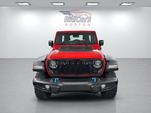 Used 2024 Jeep Wrangler Unlimited AWD/4WD image 2