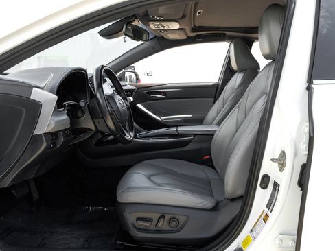 Used 2021 Toyota Avalon XLE w/ Moonroof Package FWD image 5