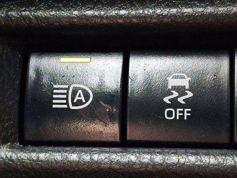 Certified 2025 Toyota Camry LE FWD image 22