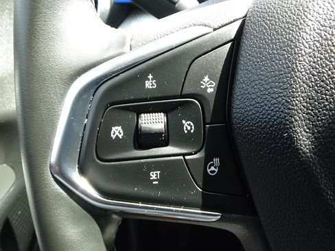 Used 2025 Chevrolet Trax LT w/ LT Convenience Package FWD image 20
