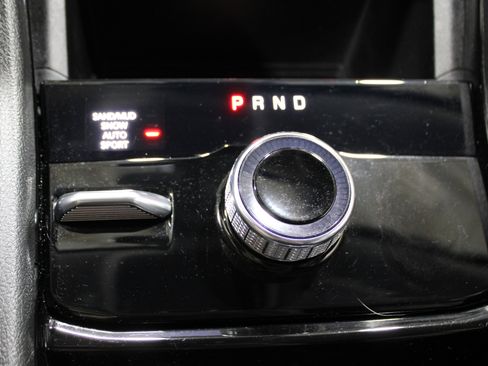 Used 2023 Jeep Grand Cherokee Limited w/ Black Appearance Package image 25