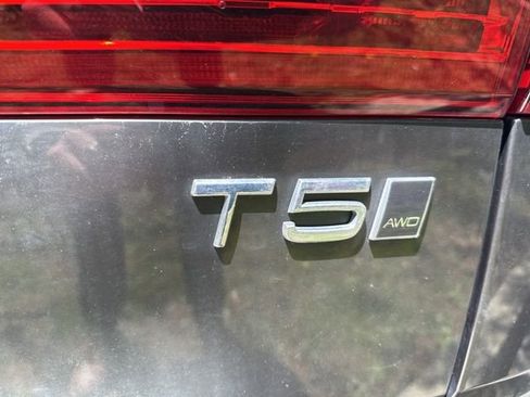 Used 2018 Volvo XC60 T5 Momentum w/ Advanced Package AWD/4WD image 10