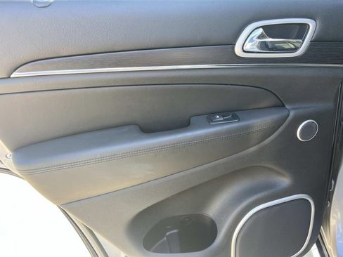 Used 2018 Jeep Grand Cherokee Summit AWD/4WD image 20