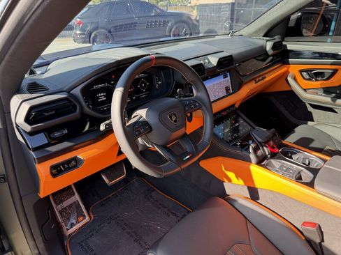 Used 2025 Lamborghini Urus SE AWD/4WD image 15