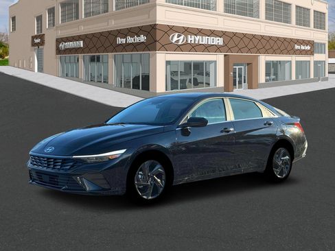 New 2026 Hyundai Elantra SEL Sport Premium image 2