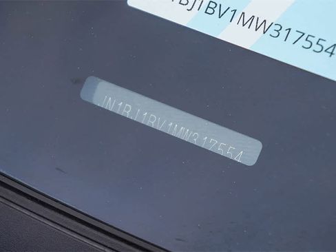 Used 2021 Nissan Rogue Sport SV image 31